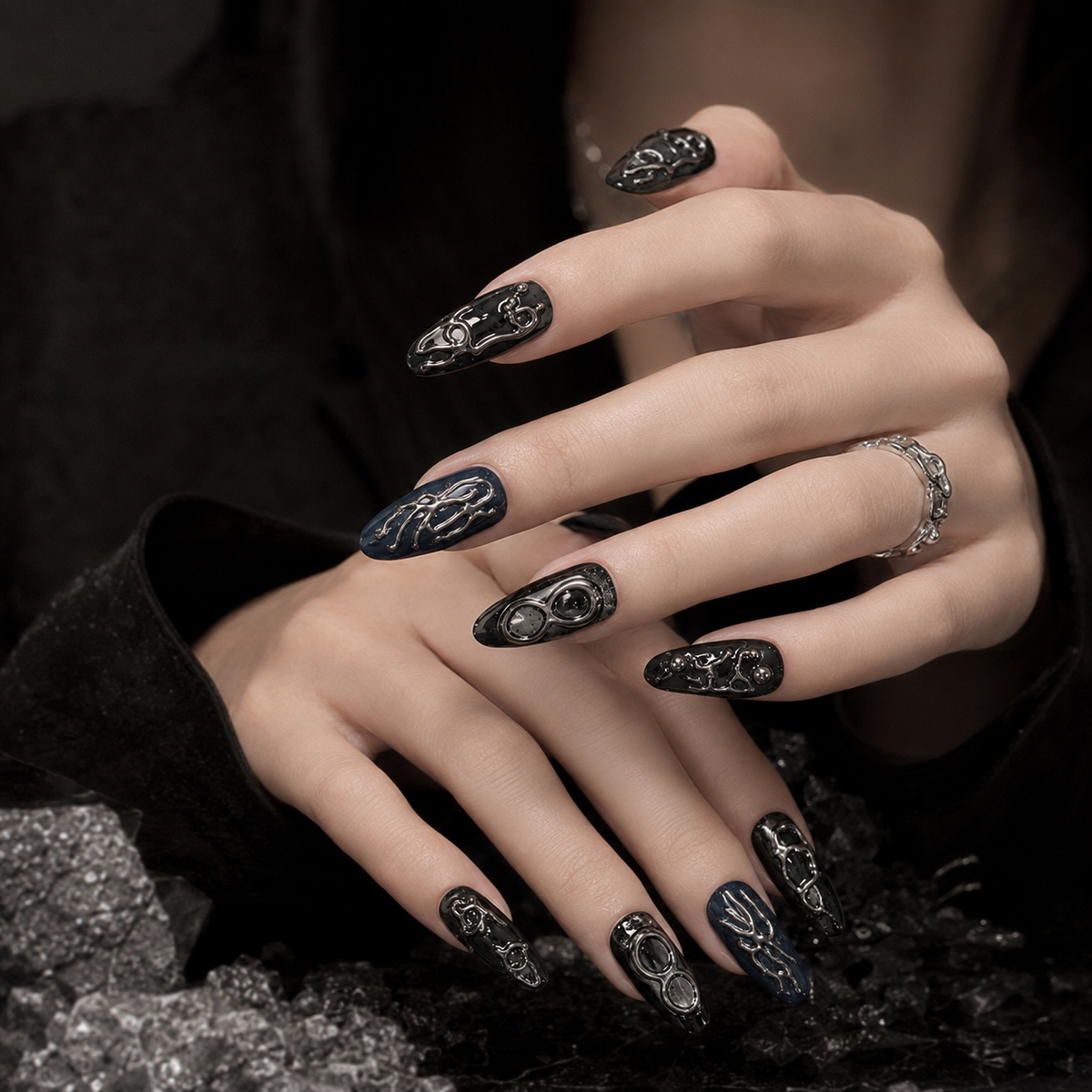 Midnight Venom - Black Silver 3D Press On Nails