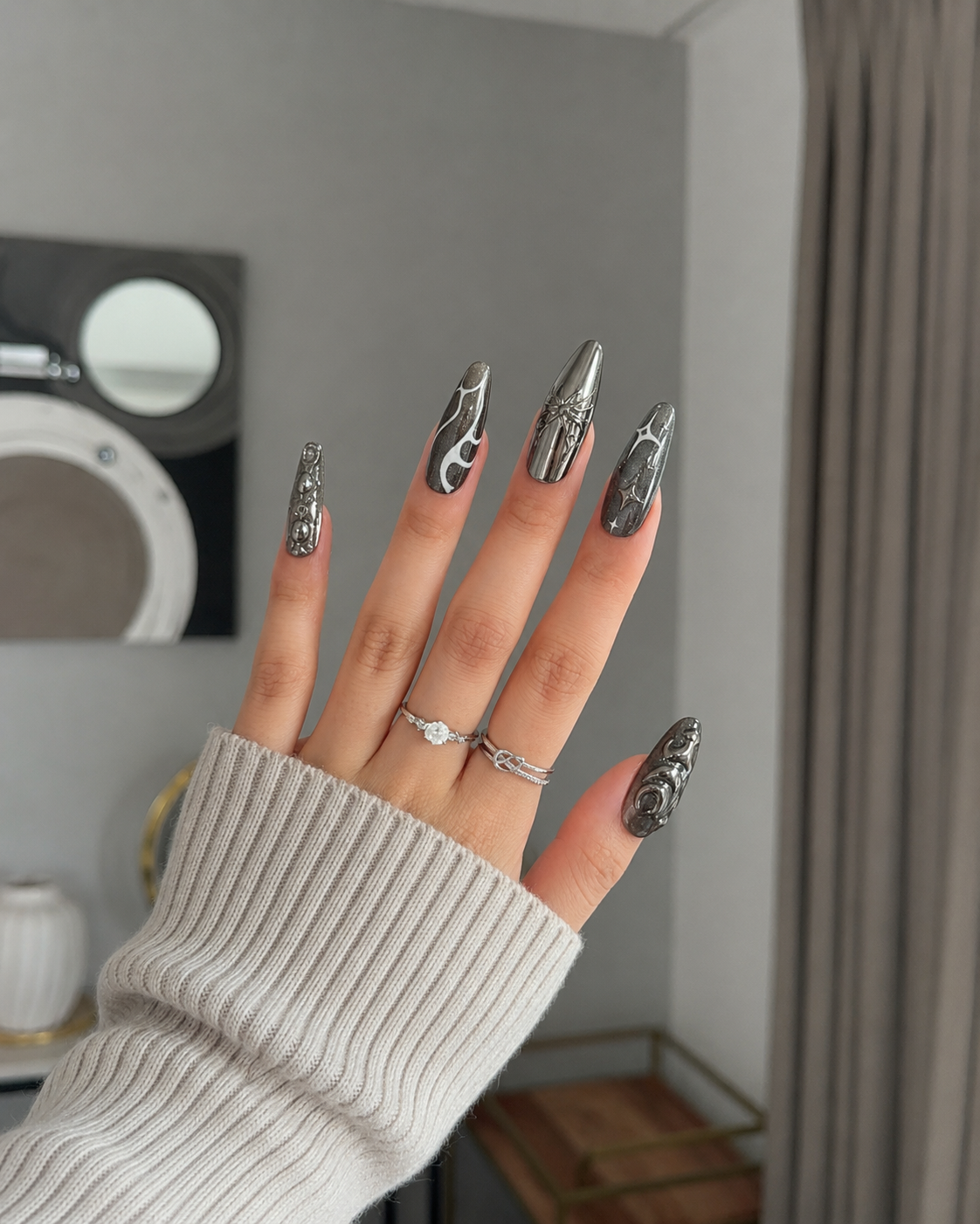 Chrome Noir - Black Silver 3D Press On Nails